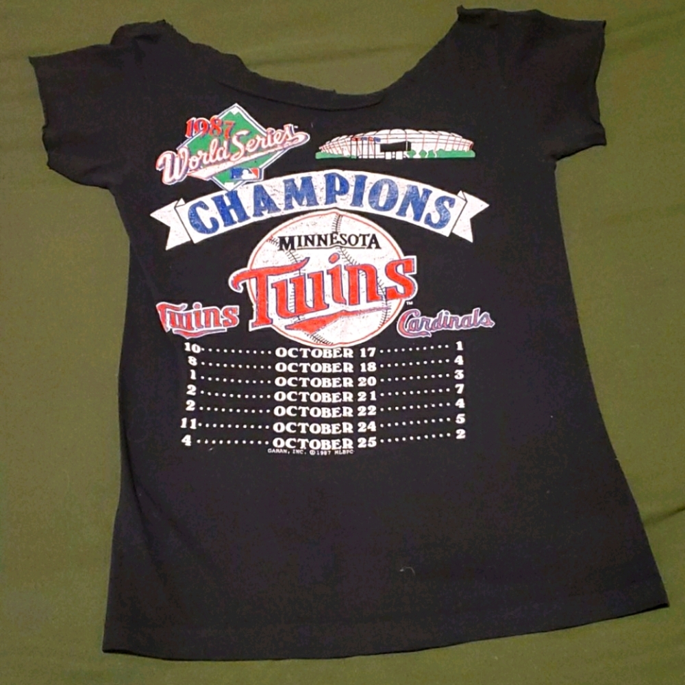 Vintage Minnesota twins t shirt 1987 distressed